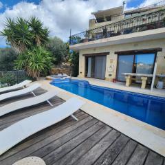 Gozo Pool and views, sleeps 4 with Private Bathroom