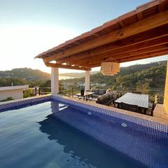 LUXO Casa en Valle de Bravo con jacuzzi y espectacular vista al lago