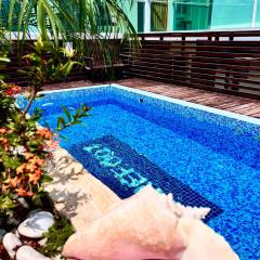 Barefoot Caye Caulker Hotel