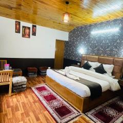 Hotel Hilltop At Mall Road Manali With Open Terrace