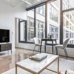 Uptown 1BR w Gym Rooftop Pool 2 blocks to L CHI-380