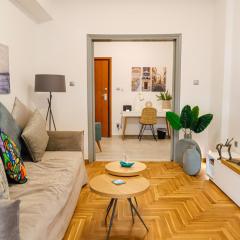 Newly Renovated Apartment 7 min walk from Acropolis