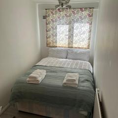 Spacious Double room for single room