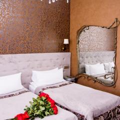 Boutique Spa Casino Hotel Lybid Plaza