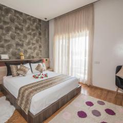 Luxury Apartment - Airport
