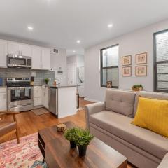 Prime OTR steps to Vine St, Lux Full Bed, Workspace, fast WiFi, 50in Smart TV, Sleeps 3ppl