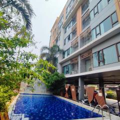 Deluxe Room at Tree Boutique Condo by Suwan Style Agency