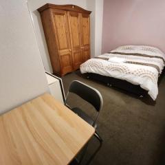 Spacious DoubleBedroom Manchester