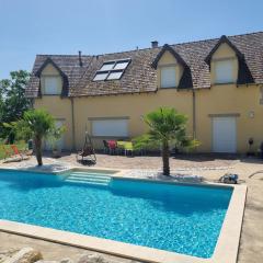 Villa avec piscine, jacuzzi et vue imprenable !