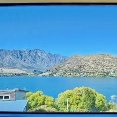 Picture Perfect - Queenstown Holiday Home