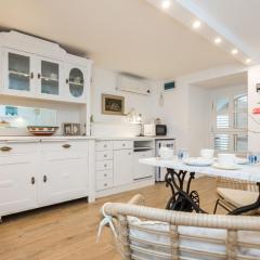 Charming Studio apartment at House Rustica with terrace and nearby parking