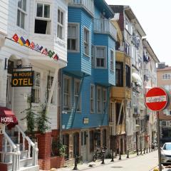 Tilas - Rooms in 19th Century Wooden Townhouse,Kadikoy