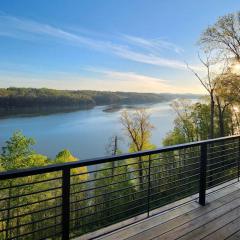 Lakeview Happy Place - 10 Person House with HOT TUB on Lake Cumberland