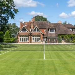 Lickfold Manor - Luxury home with swimming pool