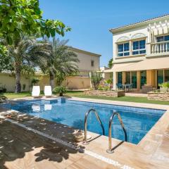 Keysplease Amazing 2 B/R Villa With private Pool, JVT