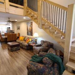 3BR Walk-In with Loft - Pool and Hot Tub - FREE TICKETS INCLUDED - PARA