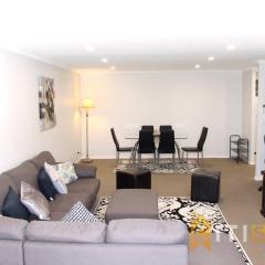 Comfortable & Spacious -2bd 2bth - Braddon