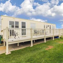 8 Berth Caravan For Hire By The Beautiful Beach In Heacham, Norfolk Ref 21055a