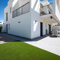 AT307 Planta baja con piscina a pocos metros de la playa Cañadel