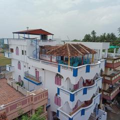 Holi-Wood Guesthouse