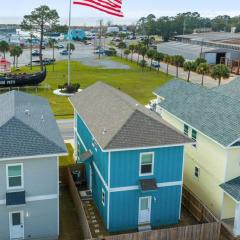 Downtown home + bay views + seafood market