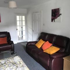 Accomodation for contractors & professionals 3 bed house with parking