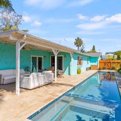 Luxury Beach House. Pool/Hot Tub! Walk to Beach!