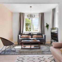 Sanders Charm - Endearing Two-Bedroom Apartment with Shared Garden