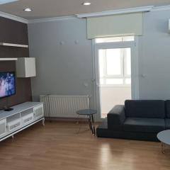 3 rooms and living room, centrally located, large apartment