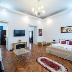 5* noble house in historic center