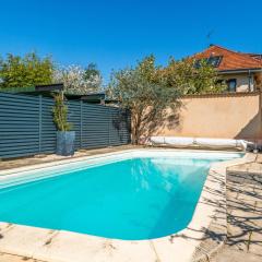 Beautiful villa with pool nearby Lyon - Welkeys