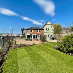 Cosy Coastal 2-Bedroom Cottage with Hot Tub and Log Burner