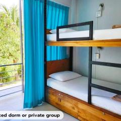 Theppahrak Hostel Khaolak