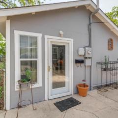 Cozy and Convenient San Antonio Home 5 Mi to Dtwn!