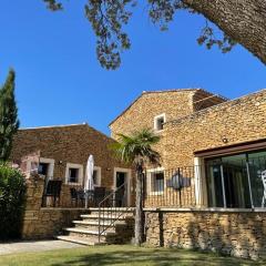 Belle villa avec piscine intérieure et piscine extérieure Gite Les Aiguiers