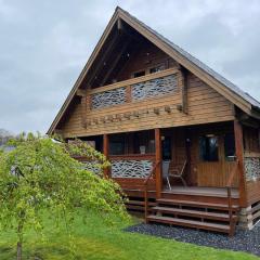 Luxury 3 bedroom, 3 bathroom lodge with hot tub