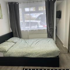 En-suite room in central Milton Keynes