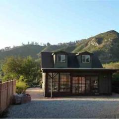 Malibu Peaceful Cottage, Near Beach & Hiking Trails