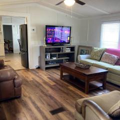 Beaufort SC New Renovation, Close to Parris Island, Historic Downtown, Beautiful Beaches, Sleeps 8