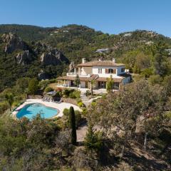 VILLA L'ESTEREL AVEC PISCINE VUE MER -MANDELIEU 06210- 6 Pers