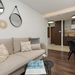 Family Apartment near PGE Narodowy by Noclegi Renters