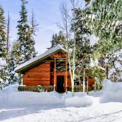 Lovely Log Cabin With Fire Pit!