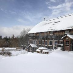 Renovated Barn 100 Acres For Retreats & Weddings