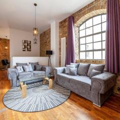 Stunning Loft-Style Duplex 2 BDR Apt in Bow