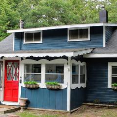 Cozy cottage just minutes from Lake Michigan!