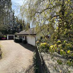Private Spacious Villa near Winterberg and Willingen 14 Guests HUGE GARDEN Free Parking for Multiple Cars