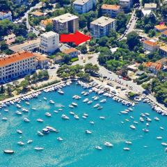 Batala1-City marina apartment with secured private parking