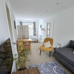 Studio Apartment North Cardiff
