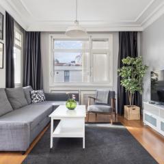 Sleek Flat with Balcony on Bagdat Street