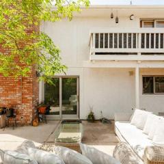 Malibu Ocean Villa with King Bed, Hot Tub, Beach, BBQ
